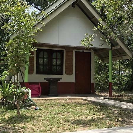 Cashew Nut Bungalows Hotell Ao Nang Eksteriør bilde